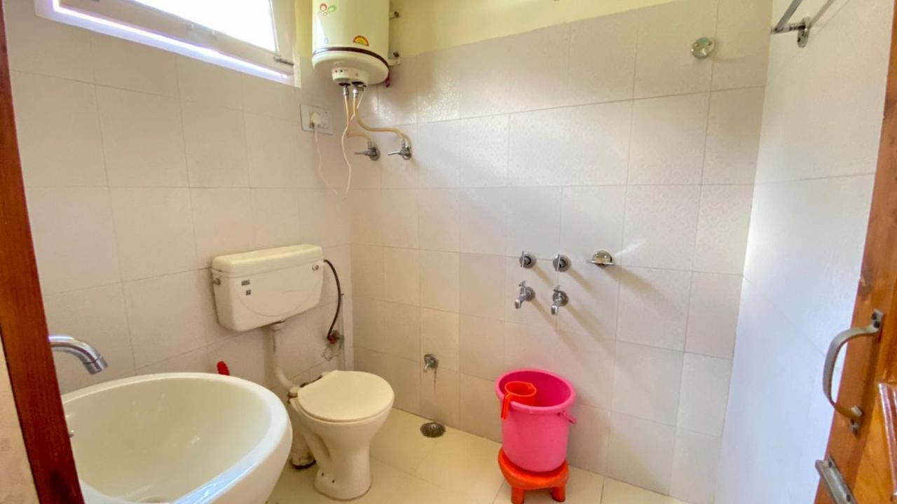 Hotel Purnima Riverside Касоль Екстер'єр фото