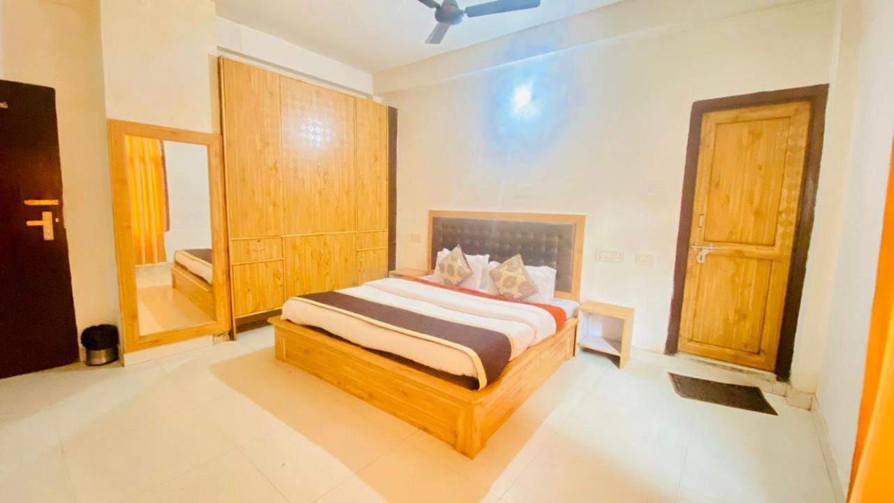 Hotel Purnima Riverside Касоль Екстер'єр фото