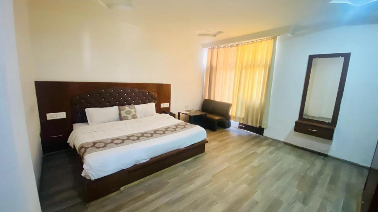 Hotel Purnima Riverside Касоль Екстер'єр фото