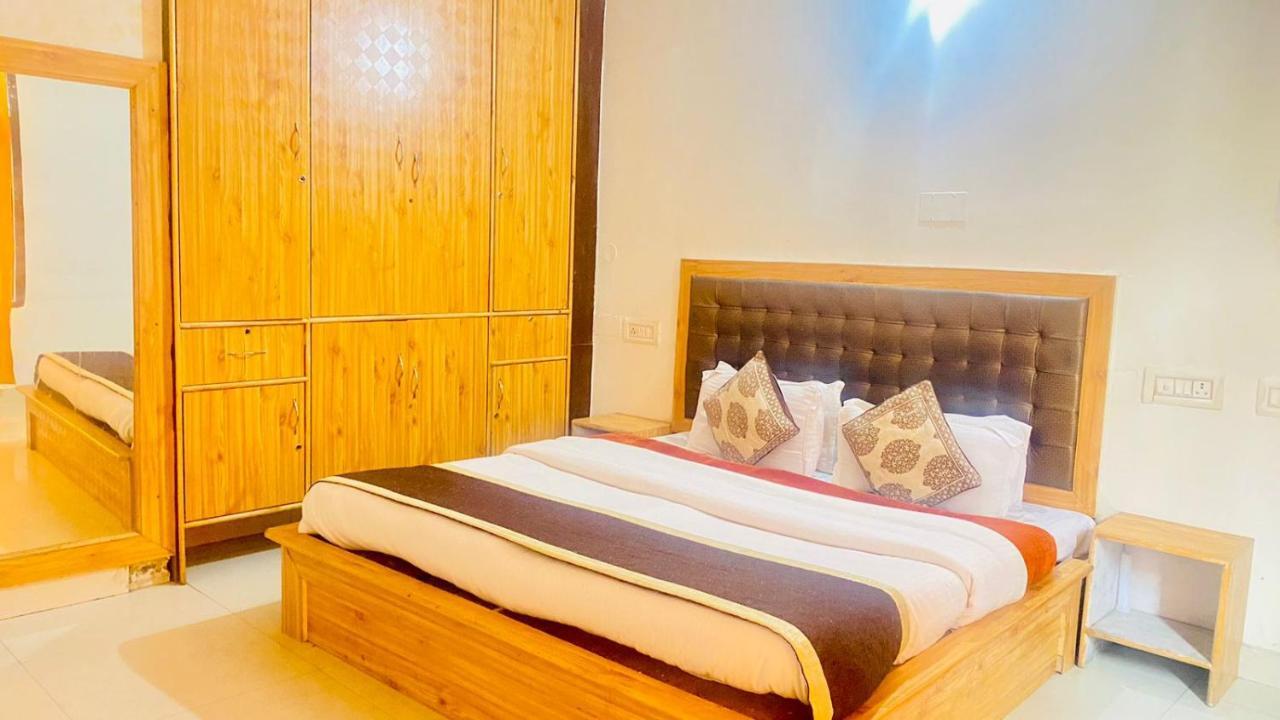 Hotel Purnima Riverside Касоль Екстер'єр фото