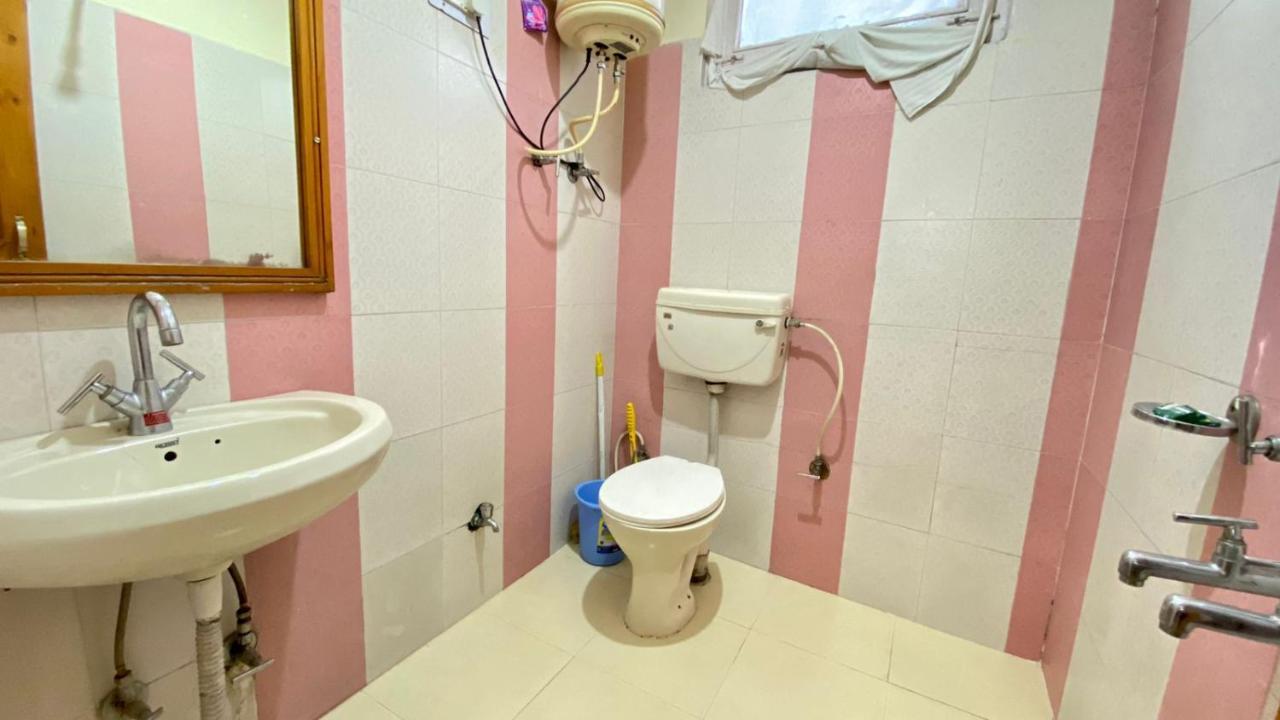 Hotel Purnima Riverside Касоль Екстер'єр фото