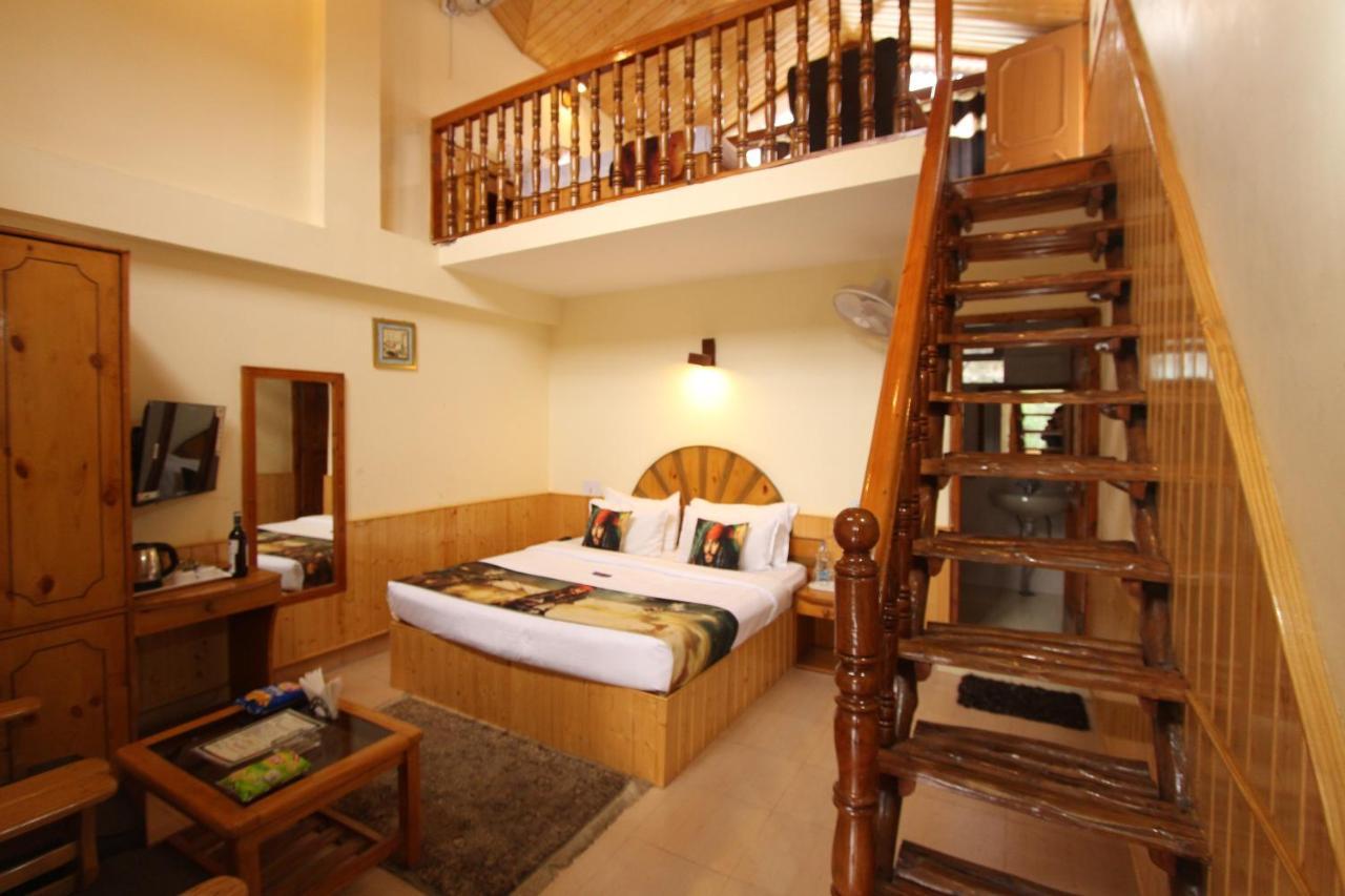 Hotel Purnima Riverside Касоль Екстер'єр фото
