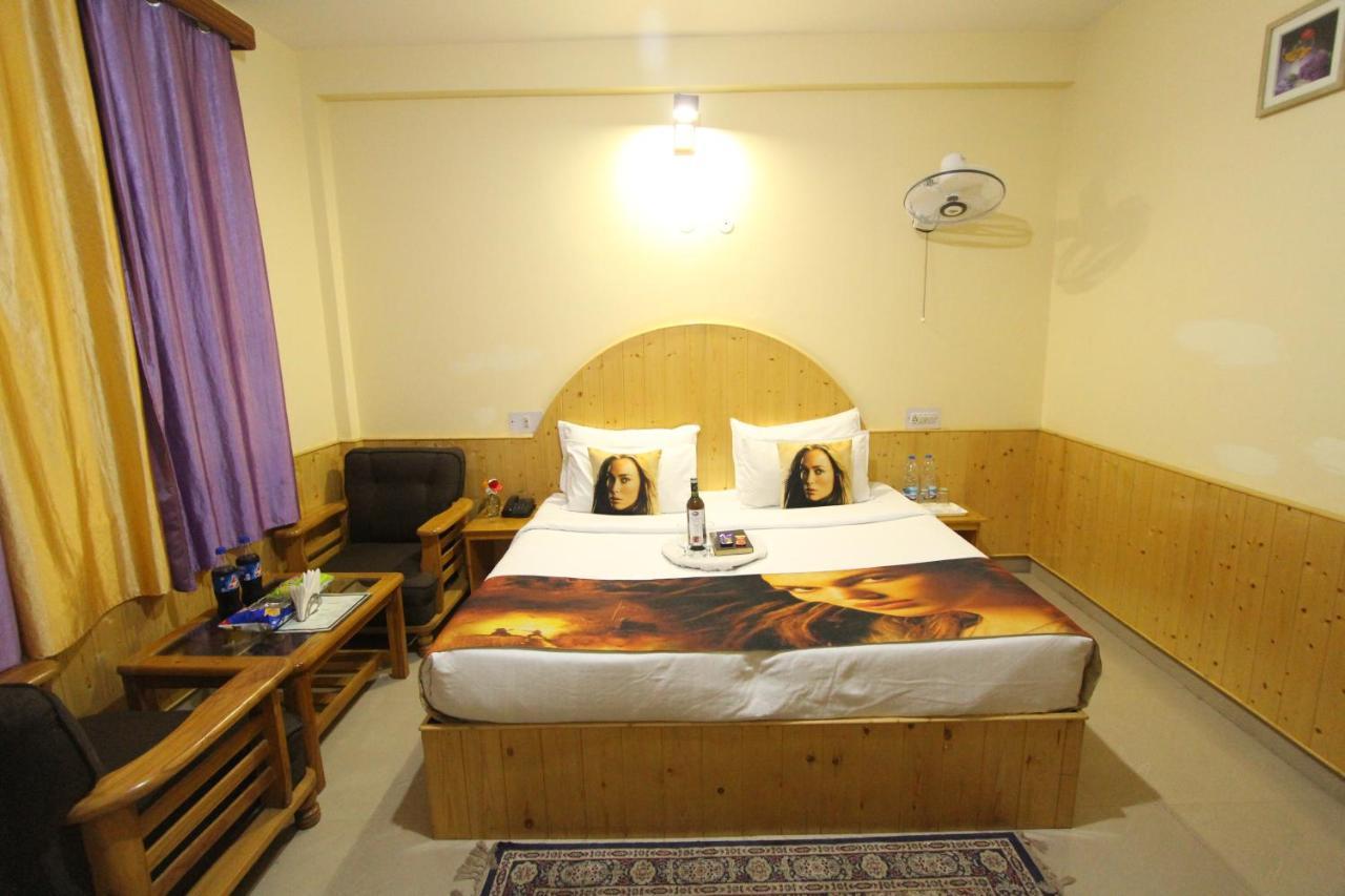 Hotel Purnima Riverside Касоль Екстер'єр фото