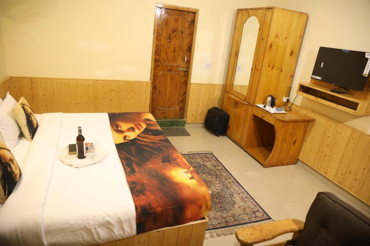 Hotel Purnima Riverside Касоль Екстер'єр фото