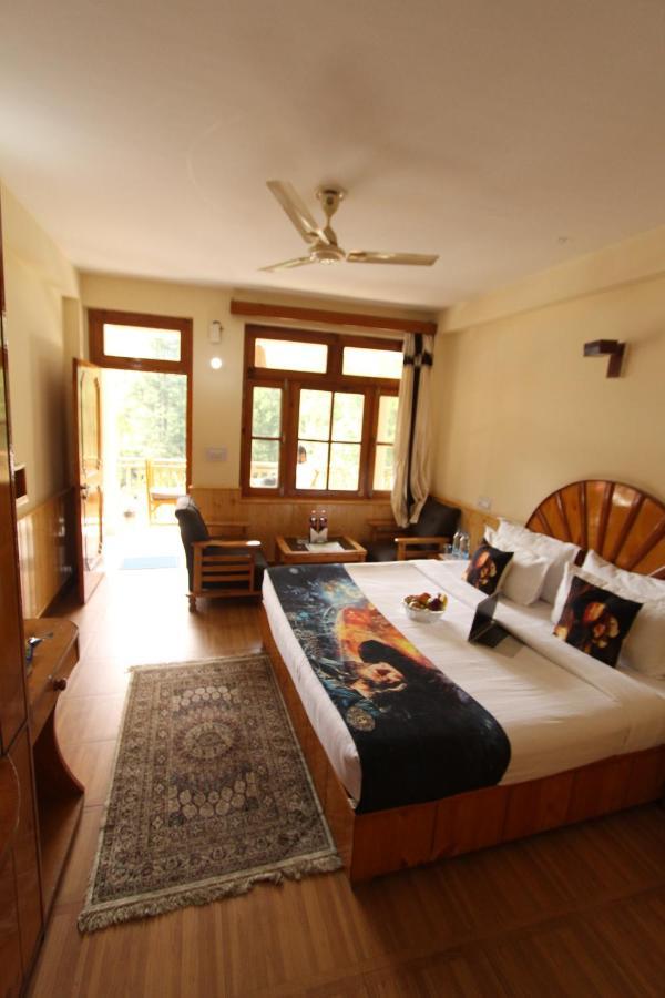 Hotel Purnima Riverside Касоль Екстер'єр фото