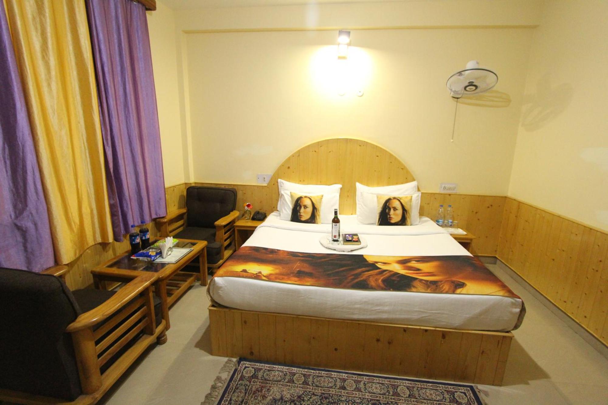 Hotel Purnima Riverside Касоль Екстер'єр фото