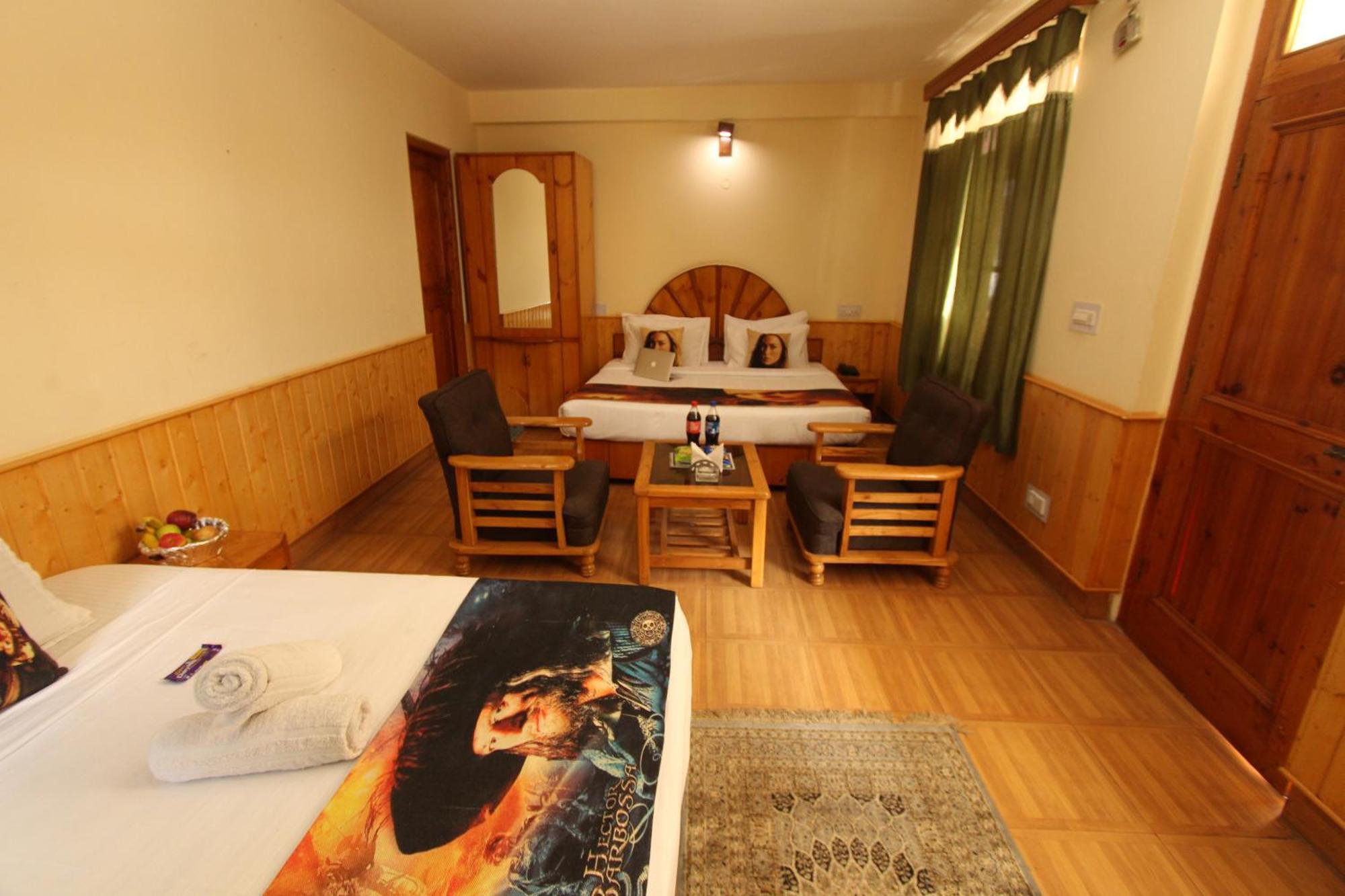 Hotel Purnima Riverside Касоль Екстер'єр фото