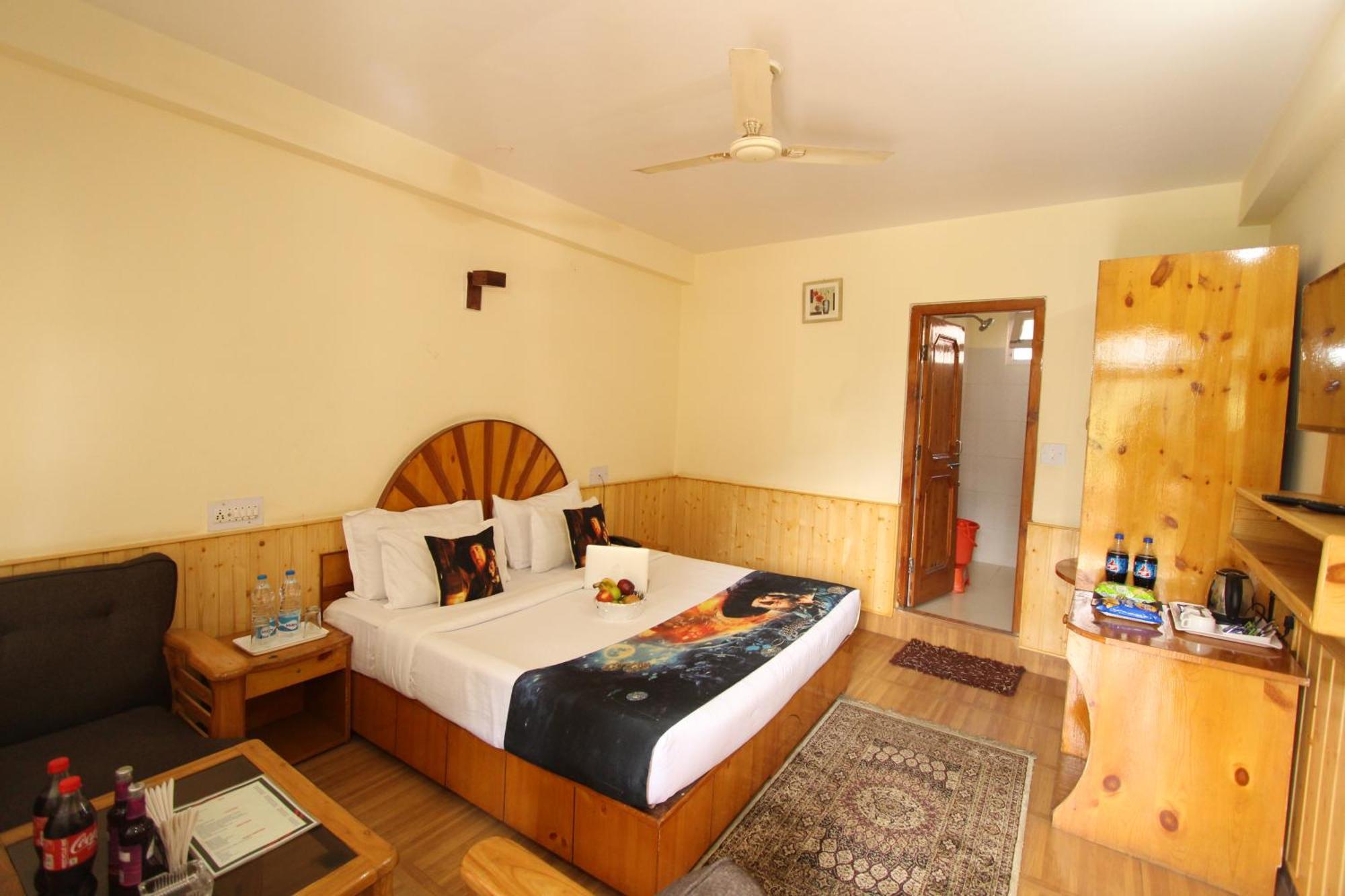 Hotel Purnima Riverside Касоль Екстер'єр фото