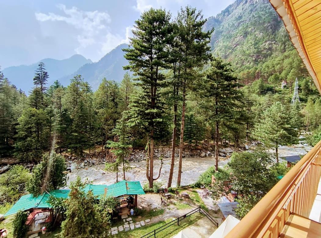 Hotel Purnima Riverside Касоль Екстер'єр фото